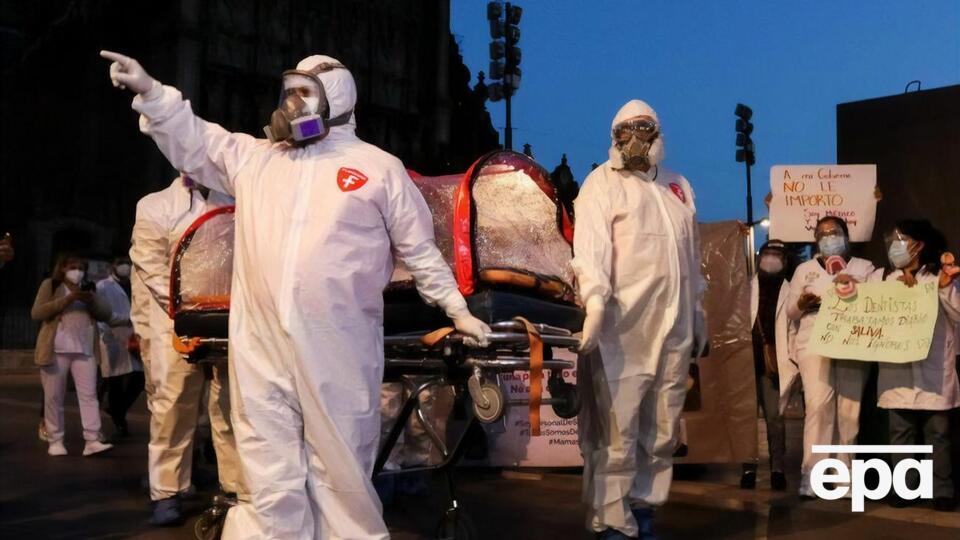 США посідають перше місце за кількістю підтверджених випадків COVID-19, на другому місці – Бразилія