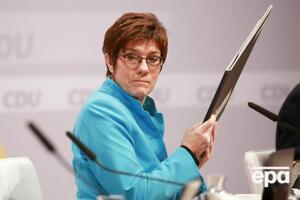 Крамп-Карренбауэр выразила непонимание действий РФ