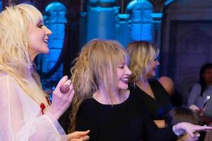 Орбакайте (на фото зліва) – старша донька Пугачової