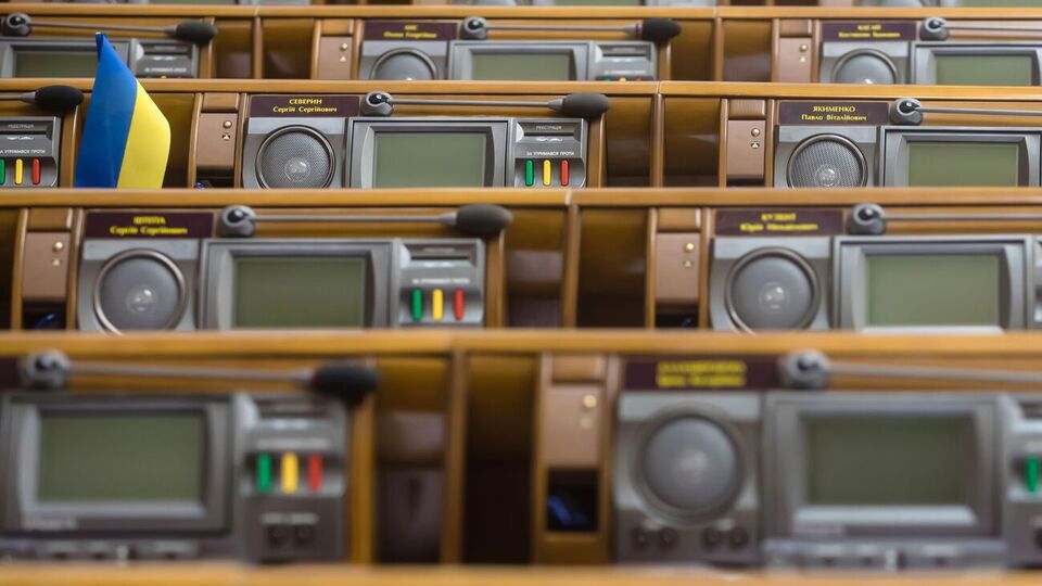 Сессионный зал будут кварцевать после пленарных заседаний