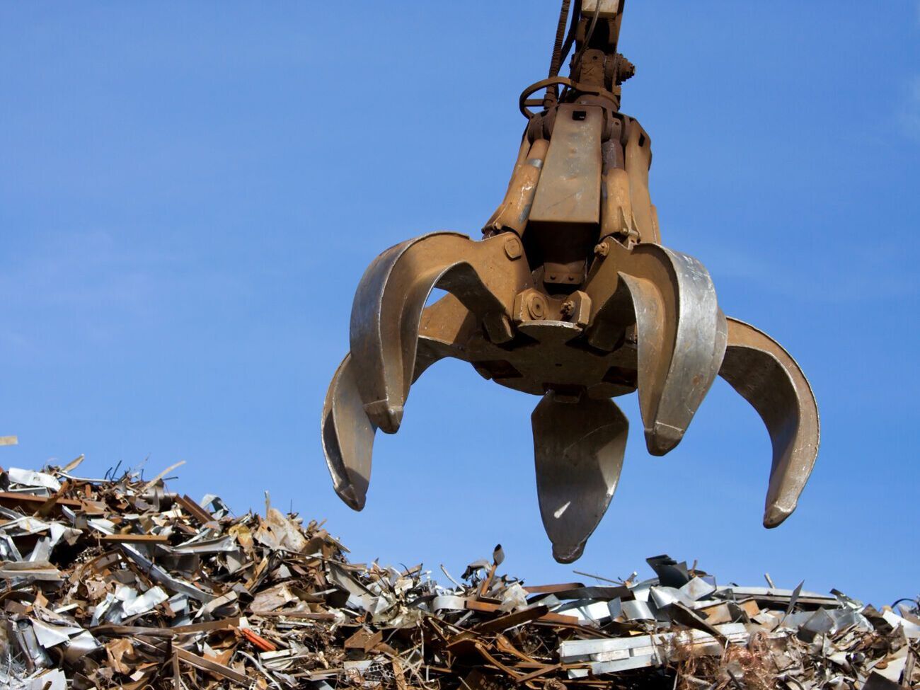 В Раде зарегистрирован законопроект, которым предлагается продлить действие экспортной пошлины на металлолом на пять лет