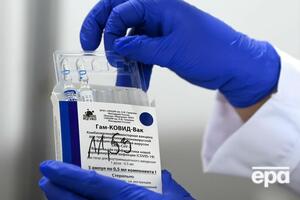 Россиян прививают отечественной вакциной от коронавируса