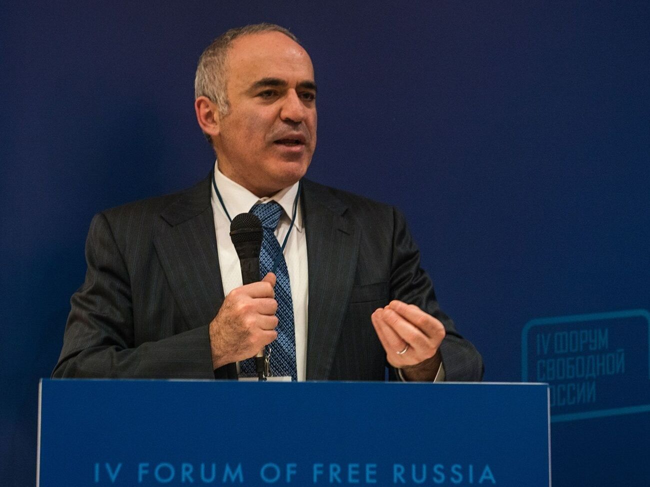 Каспаров: Как истинный гэбэшник, Путин будет взвешивать все факторы