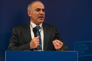 Каспаров: Как истинный гэбэшник, Путин будет взвешивать все факторы