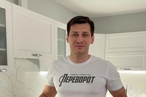 Росії космос не потрібен. Там літають небезпечні супутники, які роздають непідцензурний інтернет і підглядають за палацами маркіза Ротенберга