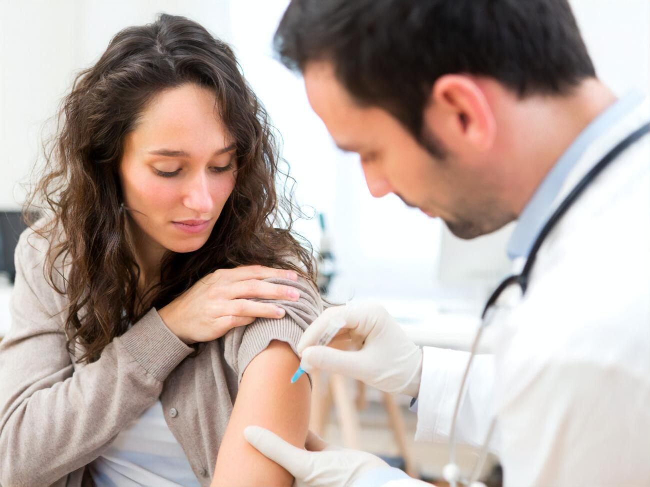 Раньков: Пока&nbsp;двух доз вакцины хватает на шесть&nbsp;&ndash; восемь месяцев