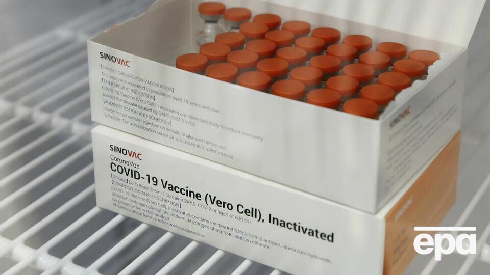 215 тыс. доз CoronaVac прибыли в Украину 25 марта