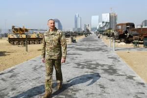 Парк военных трофеев открыл Алиев