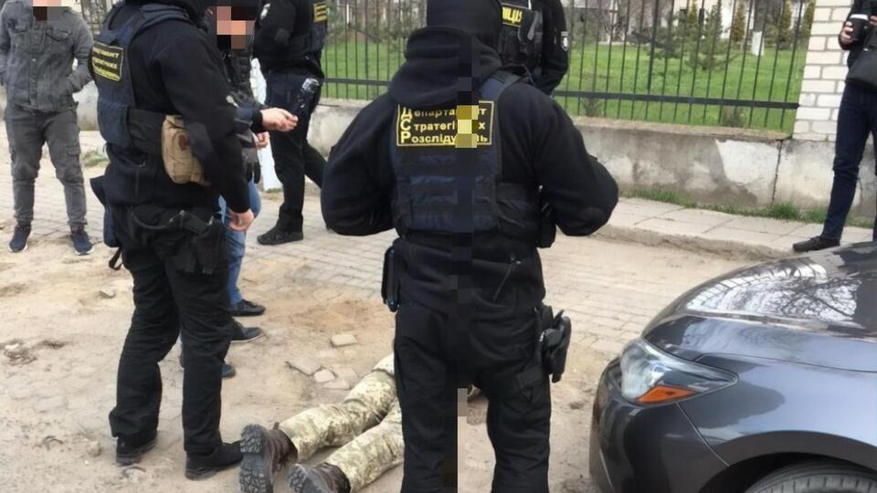 Військовослужбовець погрожував, що відправить чоловіка служити в район проведення ООС