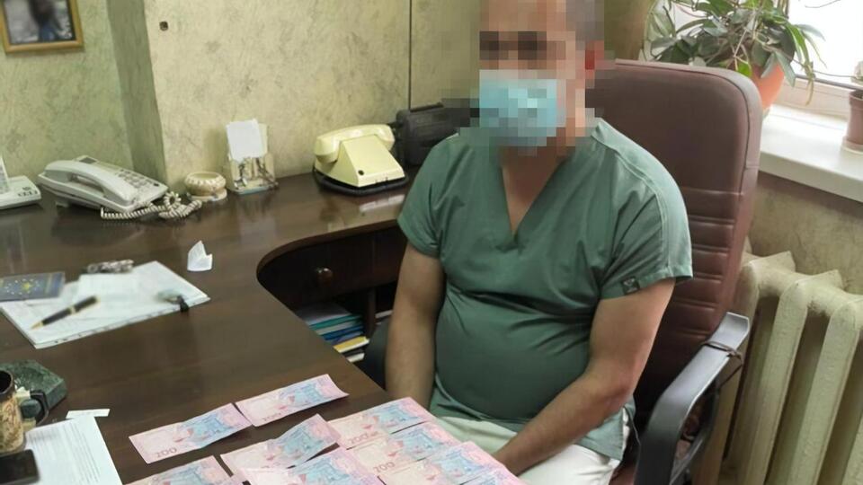 Правоохранители выясняют, были ли причастны к коррупционной схеме другие лица