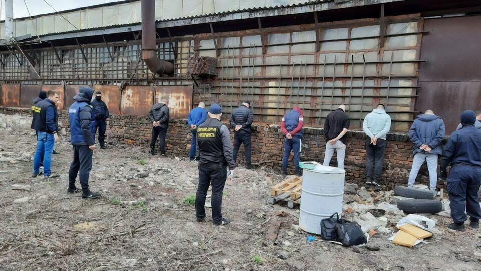Обшуки проводили 12 квітня
