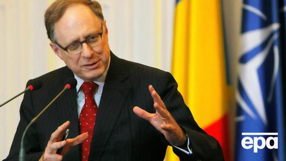 За часів анексії Криму і початку російської агресії на сході України Вершбоу був заступником генерального секретаря НАТО