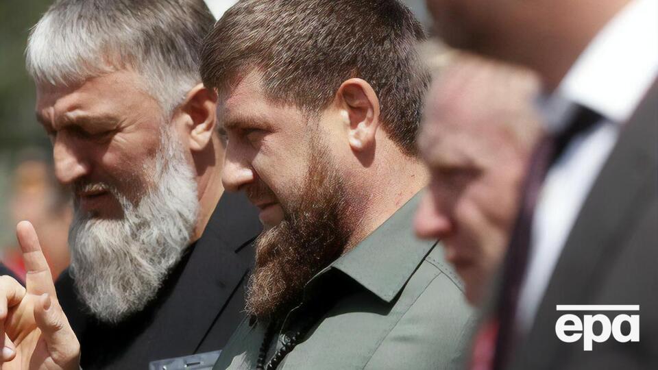 Кадыров (на фото) предложил Навальному "думать над своим поведением, стоя в углу камеры"