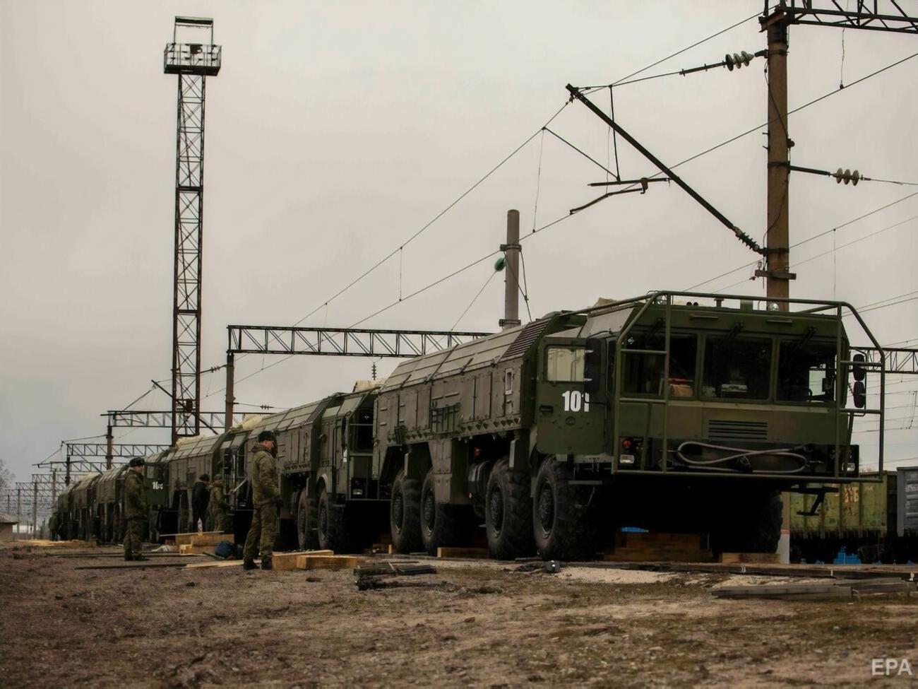 На тлі ескалації ситуації на Донбасі Росія перекинула ракетні комплекси "Іскандер" у Воронеж