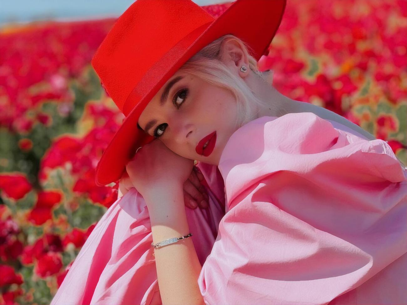 Мика Ньютон с 2011 года проживает в США