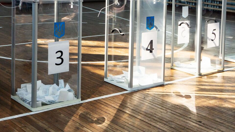 33% опитаних переконані, що на виборах у їхньому окрузі були значні фальсифікації