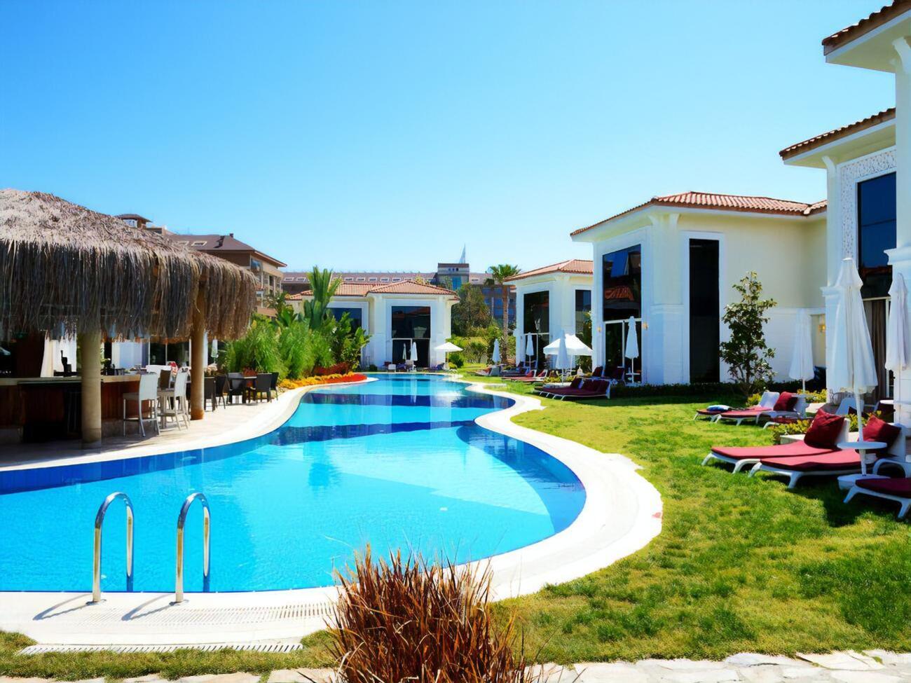 Украинская семья с двумя детьми приехала в Италию на празднование свадьбы