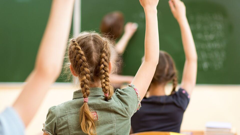 Навчання у школах Рівного відновлять із 19 квітня