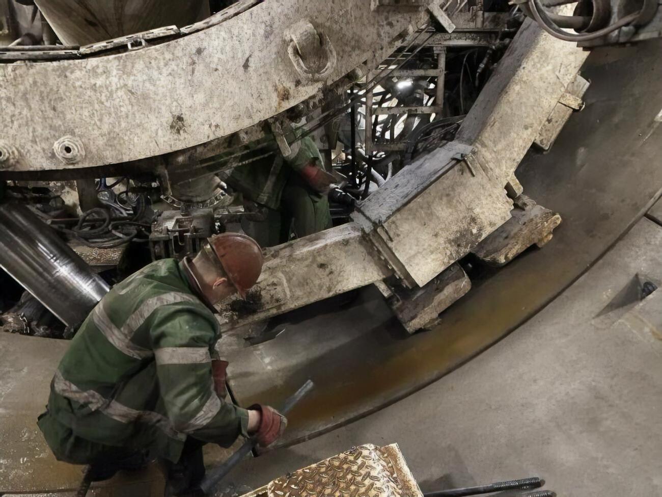 Будівництво метро водночас триває за графіком