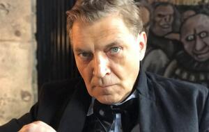 Есть два варианта развития возможной войны между Россией и Украиной, и "оба они смертельные для РФ", считает Невзоров