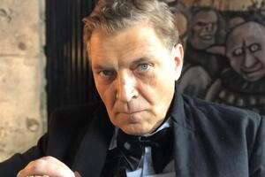 Есть два варианта развития возможной войны между Россией и Украиной, и "оба они смертельные для РФ", считает Невзоров