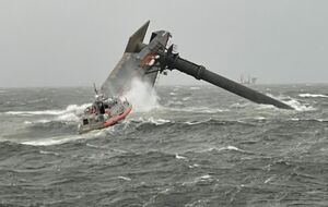 Перевернувшееся судно коммерческое