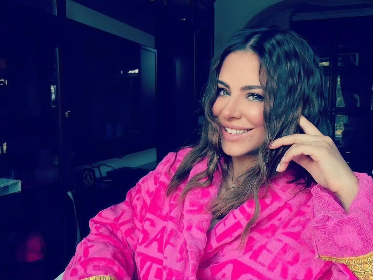 Ани Лорак не призналась, с кем проводит отдых