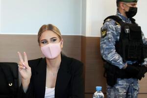 Суд признал Соболь виновной