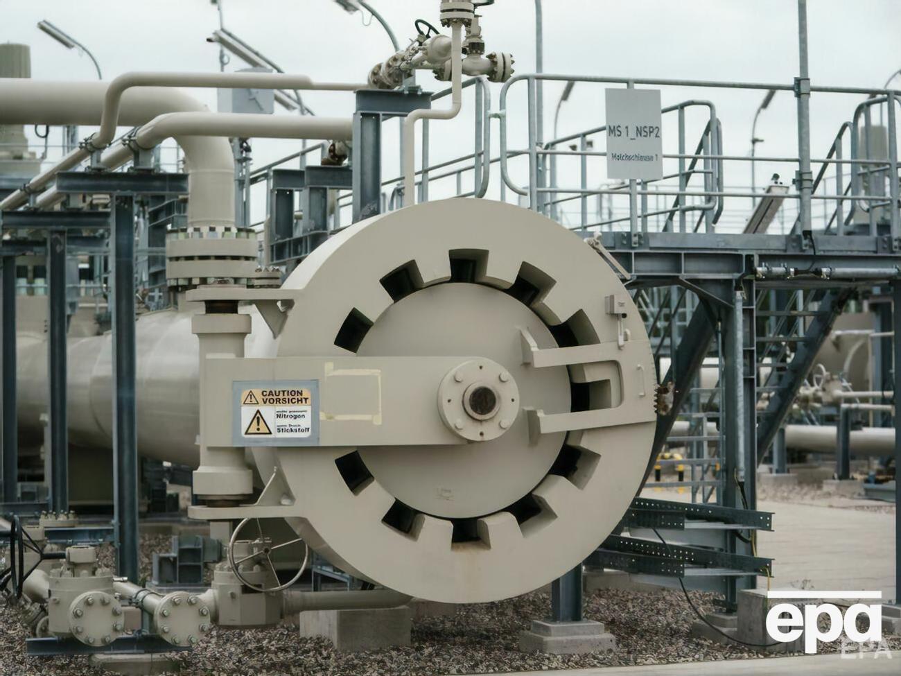 По данным компании Nord Stream 2 AG, к 31 марта оставалось уложить около 121 км труб газопровода
