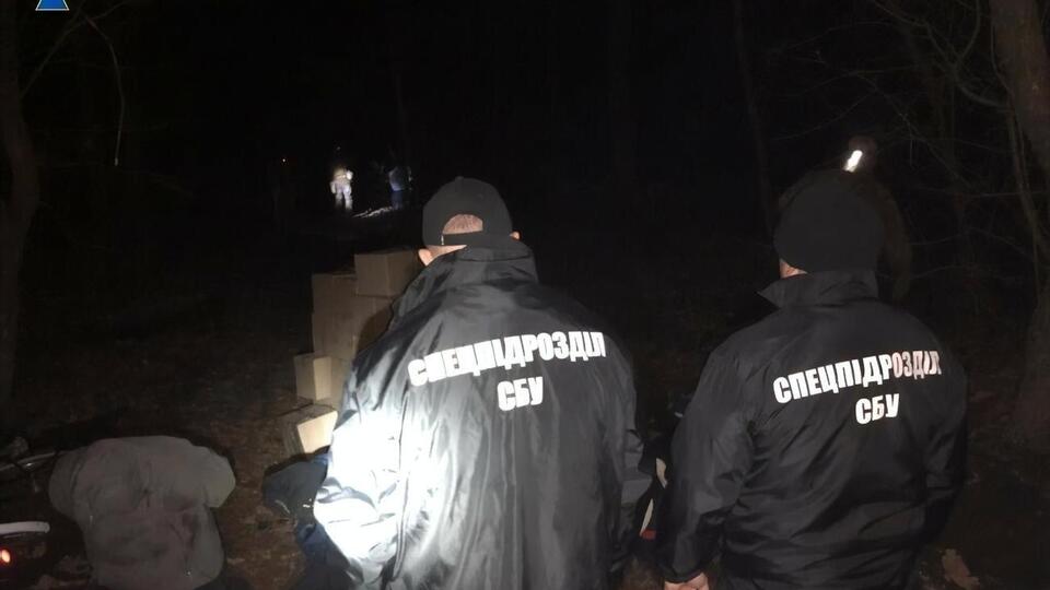 Контрабандисти перевозили вантаж на саморобних плавзасобах через ріку Сіверський Донець