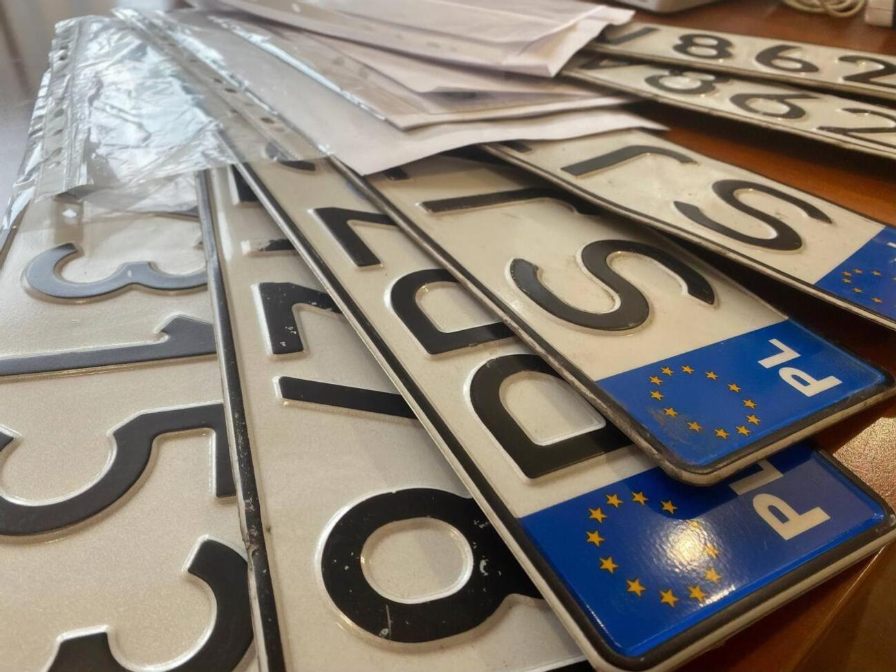 В 2020 году на украинские номера перешло более 353 тыс. подержанных авто, ввезенных из других стран