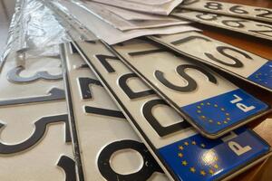 В 2020 году на украинские номера перешло более 353 тыс. подержанных авто, ввезенных из других стран