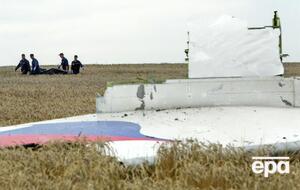 Boeing 777, летевший из Амстердама в Куала-Лумпур, потерпел крушение 17 июля 2014 года