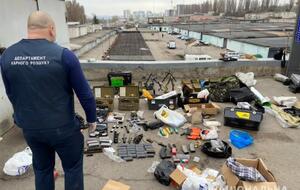 Найденный арсенал проверят эксперты