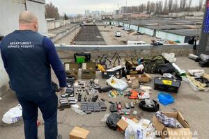 Знайдений арсенал перевірять експерти