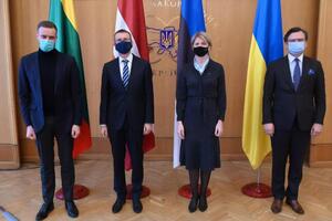 Министры выразили сожаление по поводу продолжающегося российского военного наращивания вблизи Украины