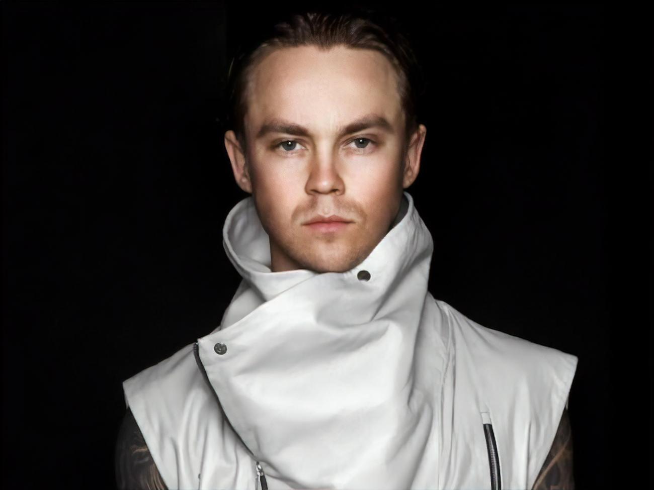 Пивоваров у кліпі на трек "Рандеву" змінив п'ять образів