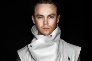 Пивоваров у кліпі на трек "Рандеву" змінив п'ять образів