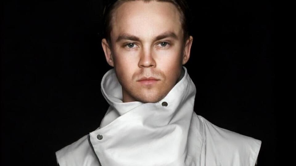 Пивоваров у кліпі на трек "Рандеву" змінив п'ять образів