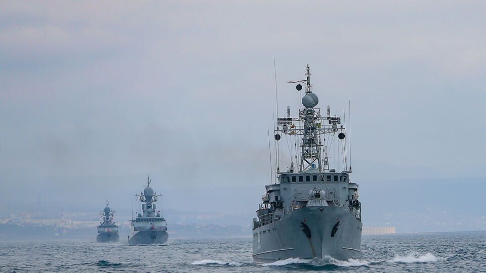 РФ оголосила про закриття акваторії Чорного моря в напрямку Керченської протоки для військових кораблів нібито через військові навчання