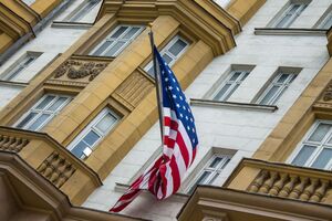 Россия отправляет американского посла "в свою столицу"