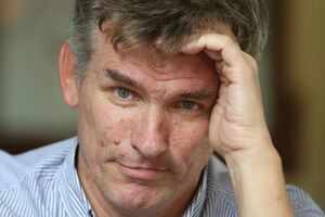 Более ужасной войны, дай бог и Байден, мы, наверное, избежим. А вот с вялотекущей обречены, кажется, жить еще долгие годы