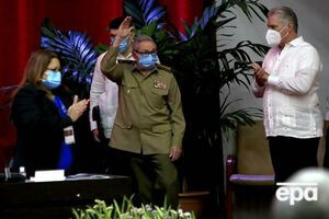 Кастро (в центре): Пока я буду жив, я готов защищать родину, революцию и социализм