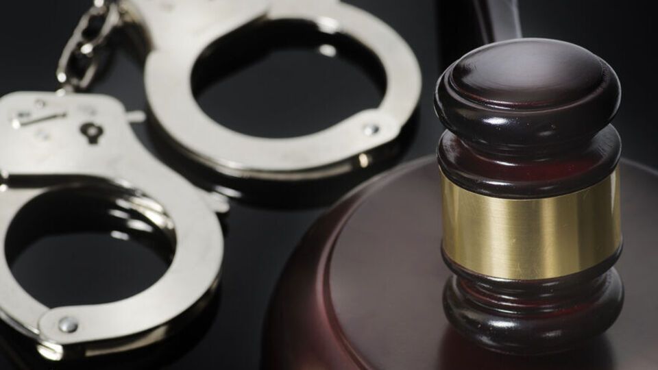 Подозреваемого взяли под стражу в зале суда