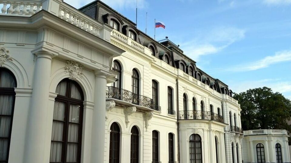 Дипломатам дали на виїзд 48 годин