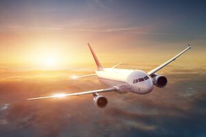 FAA рекомендувала дотримуватися обережності під час польотів над деякими районами України та РФ