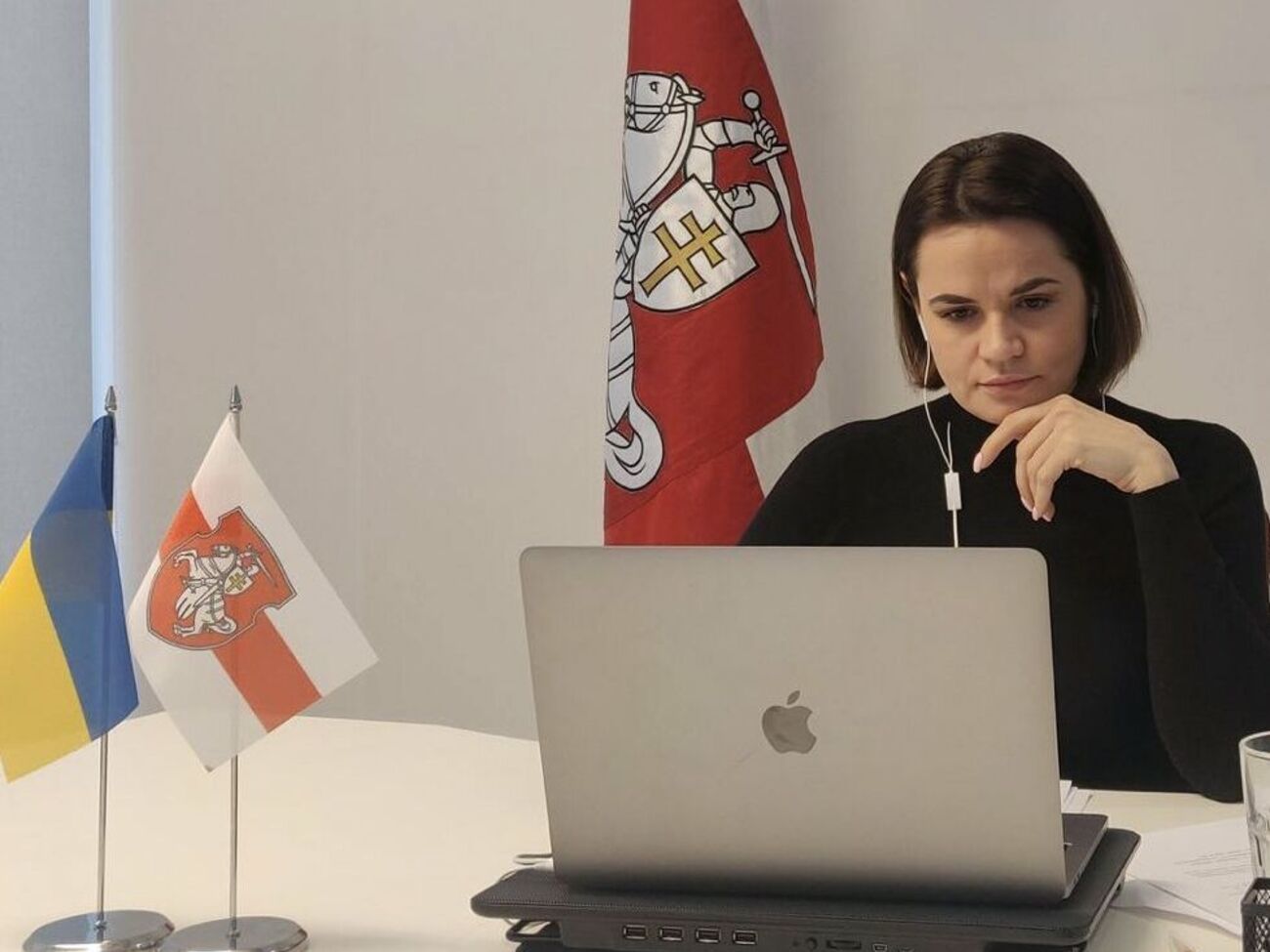 У пресслужбі Тихановської заявили, що потрібно утриматися від висновків і рішень, які можуть завдати шкоди Білорусі