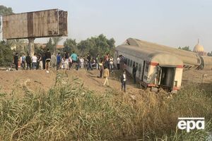 С рельсов сошел поезд, следующий из Каира