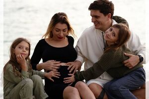 Анатолий Анатолич вместе с женой воспитывает двух дочерей