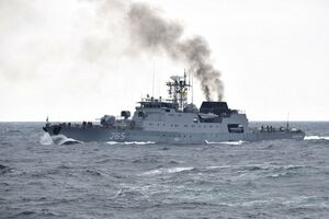 Кораблі зустрілися і провели тренування з маневрування